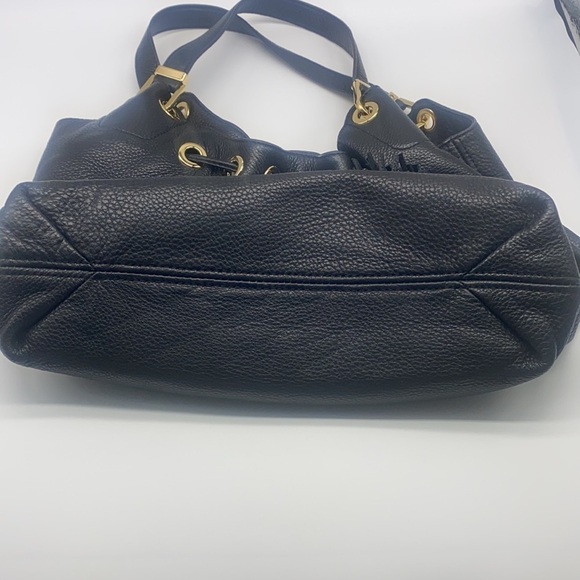 Michael Kors - Camden Black Pebbled Leather Shoulder Handbag With Snap Closure - Picture 3 of 16